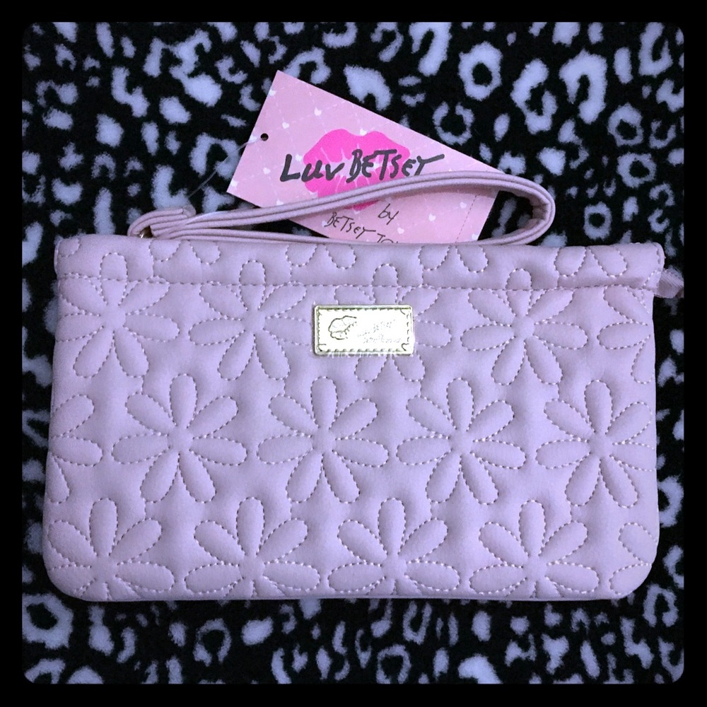 🌸Betsey Johnson Wristlet